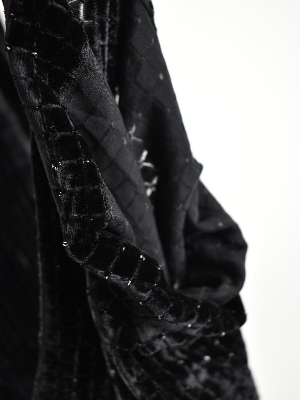 Massimo Dutti Hosen: Massimo Dutti Samthose, Gr.42, schwarz mit Steinchen – Neu (gemäss Beschreibung) aus Nürensdorf von 2ND_STORY 5