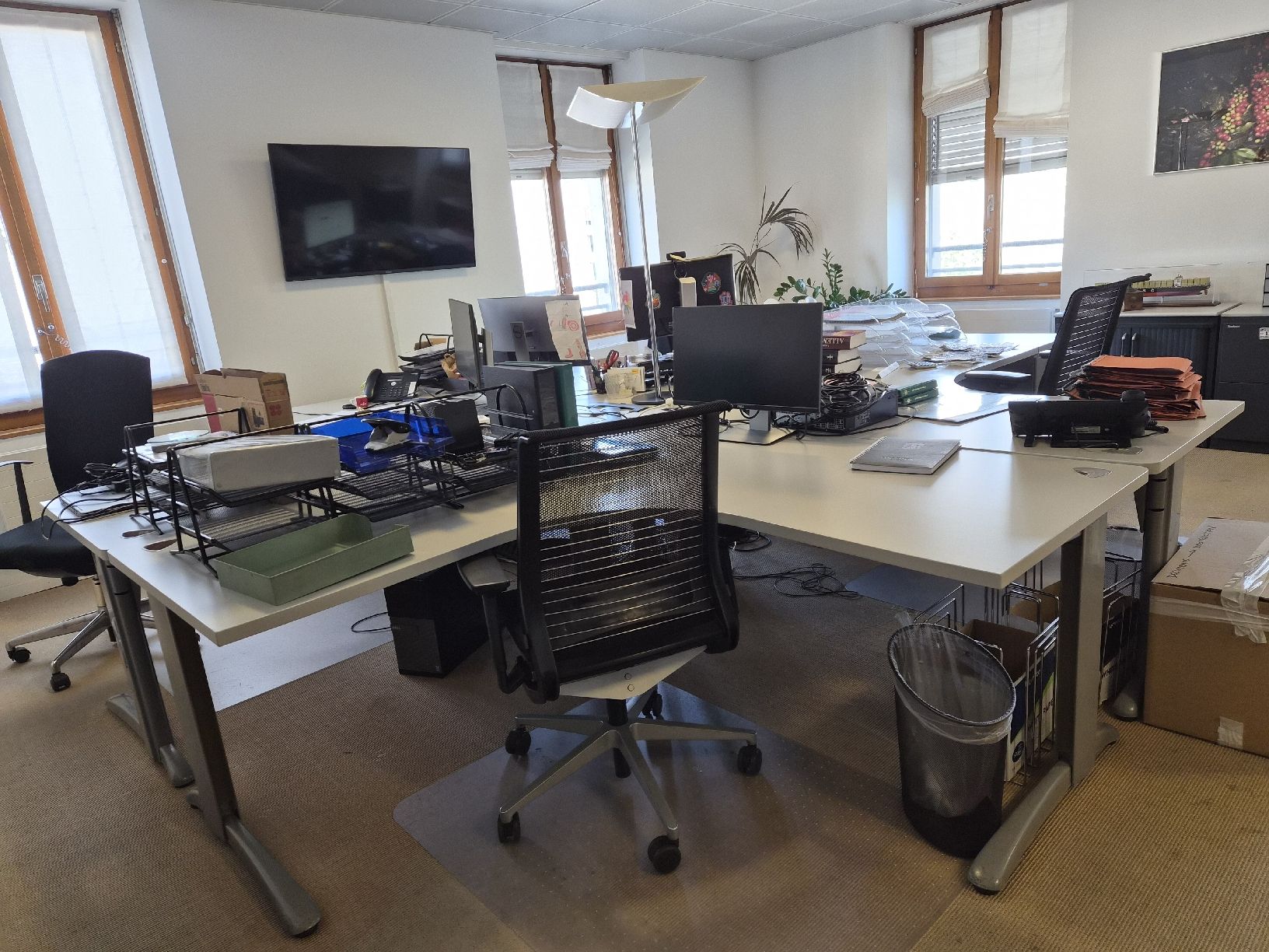 Schreibtische: 4 bureaux d'angle – Gebraucht aus Genève von stepher85