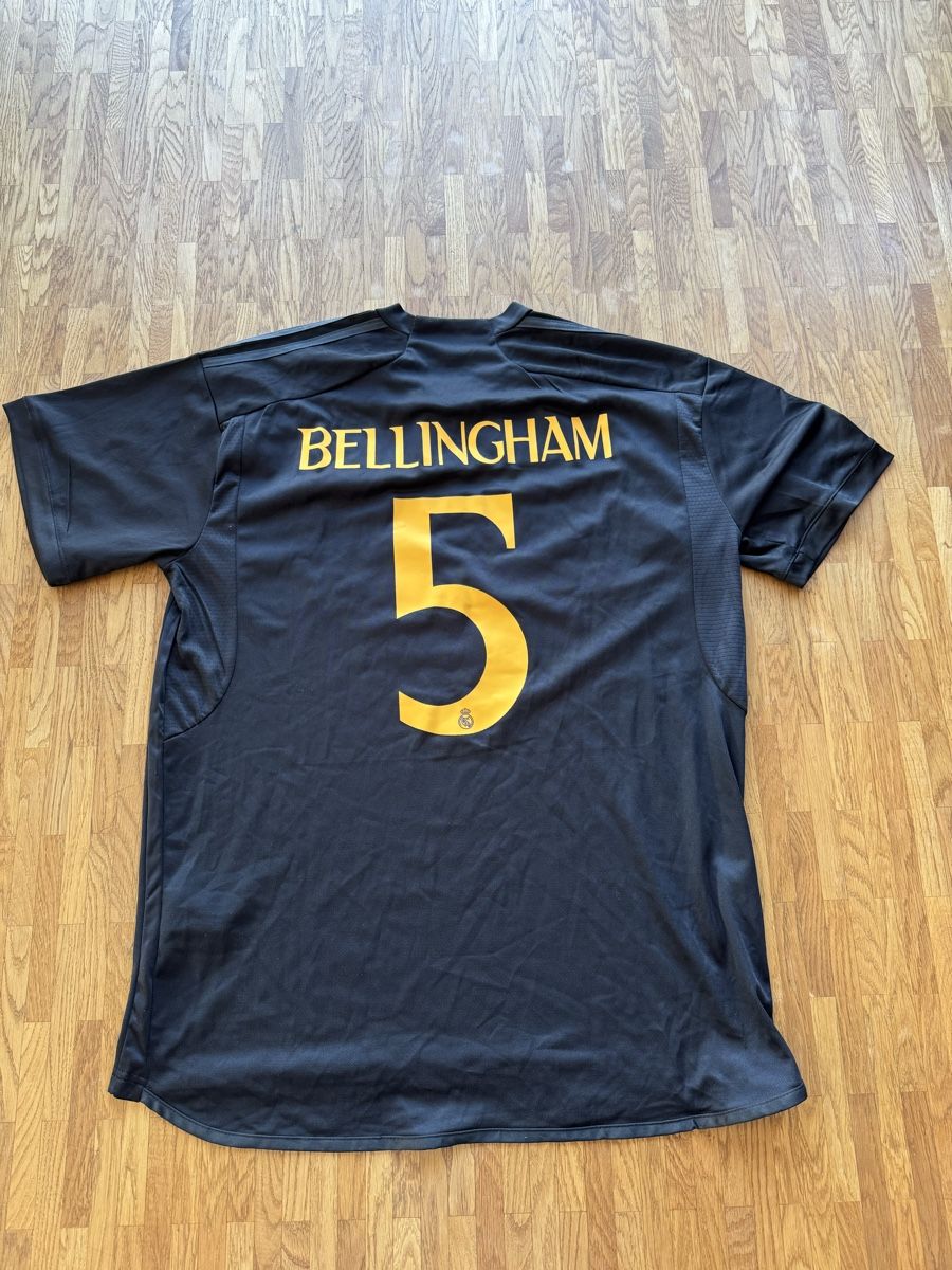 Leibchen & Hosen: Real Madrid Trikot Bellingham 5 – Gebraucht aus Zwingen von mpr_7ykk 1