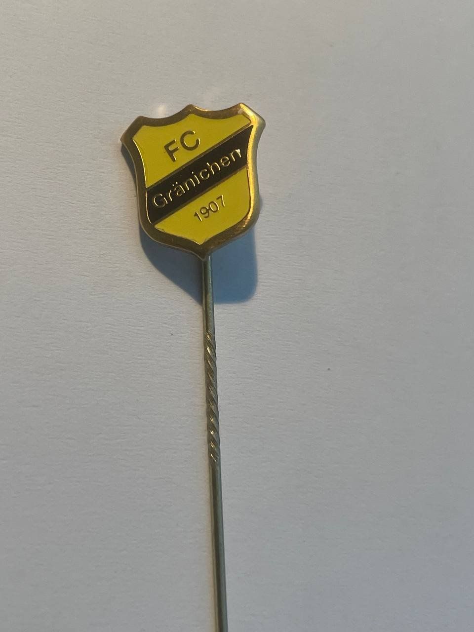 Placchette & Badge: 129. Anstecknadel - FC Gränichen – Usato da Luzern venduto da Irek 1