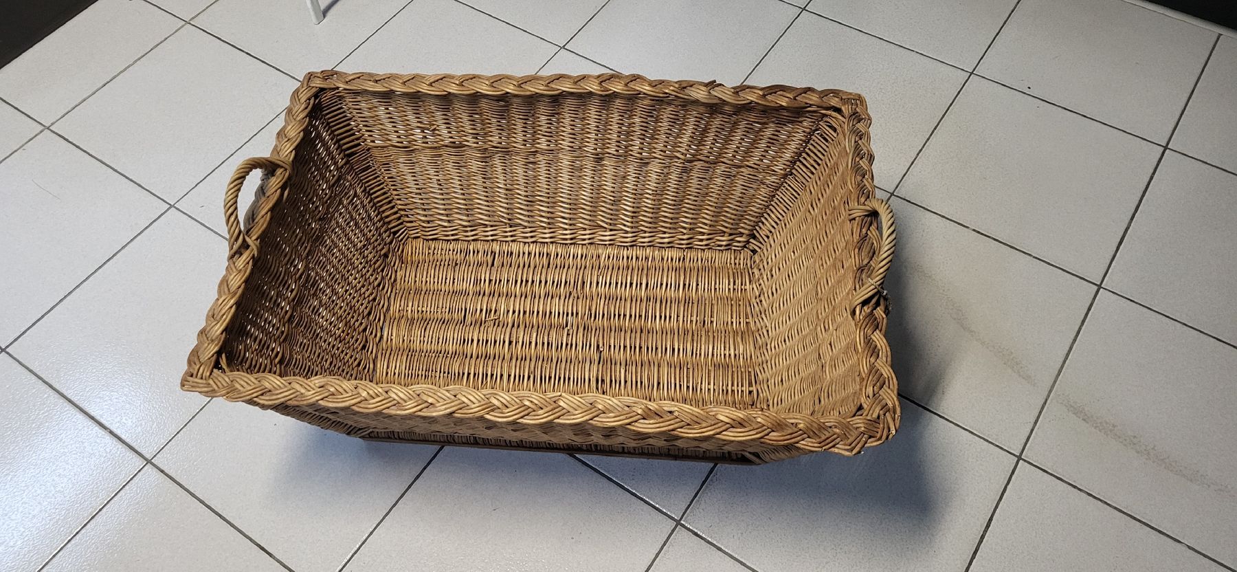 Altro per la casa: Grosse Vintage Weidenkorb Wäschekorb Holzkorb – Usato da Figino venduto da mayam63 1