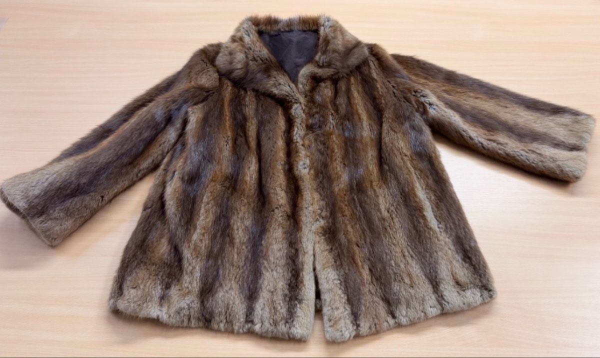 Cappotti: Halblanger Pelzmantel Gr. M – Usato da Rorschach venduto da nan_8rts 1