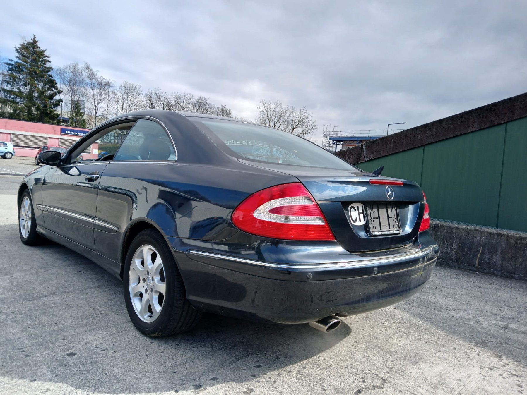 Mercedes-Benz Autos: Mercedes-Benz CLK 200 Kom. – D'occasion à Lausanne par  2