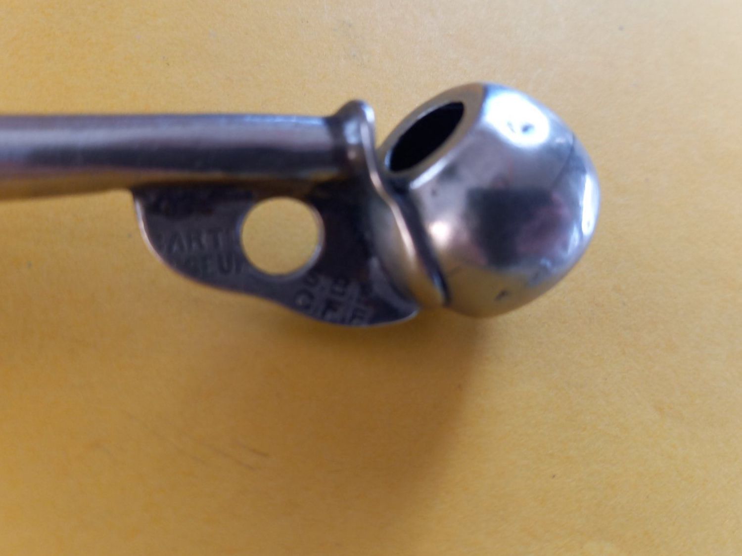 Instruments de musique: Sifflet ancien de chef de train C.F.F.  S.B.B. – D'occasion à Rossens FR par Souris1 1