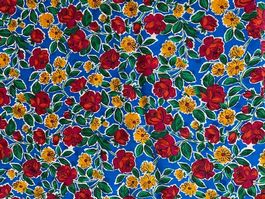 feiner Stoff Blumenmuster seidentouch