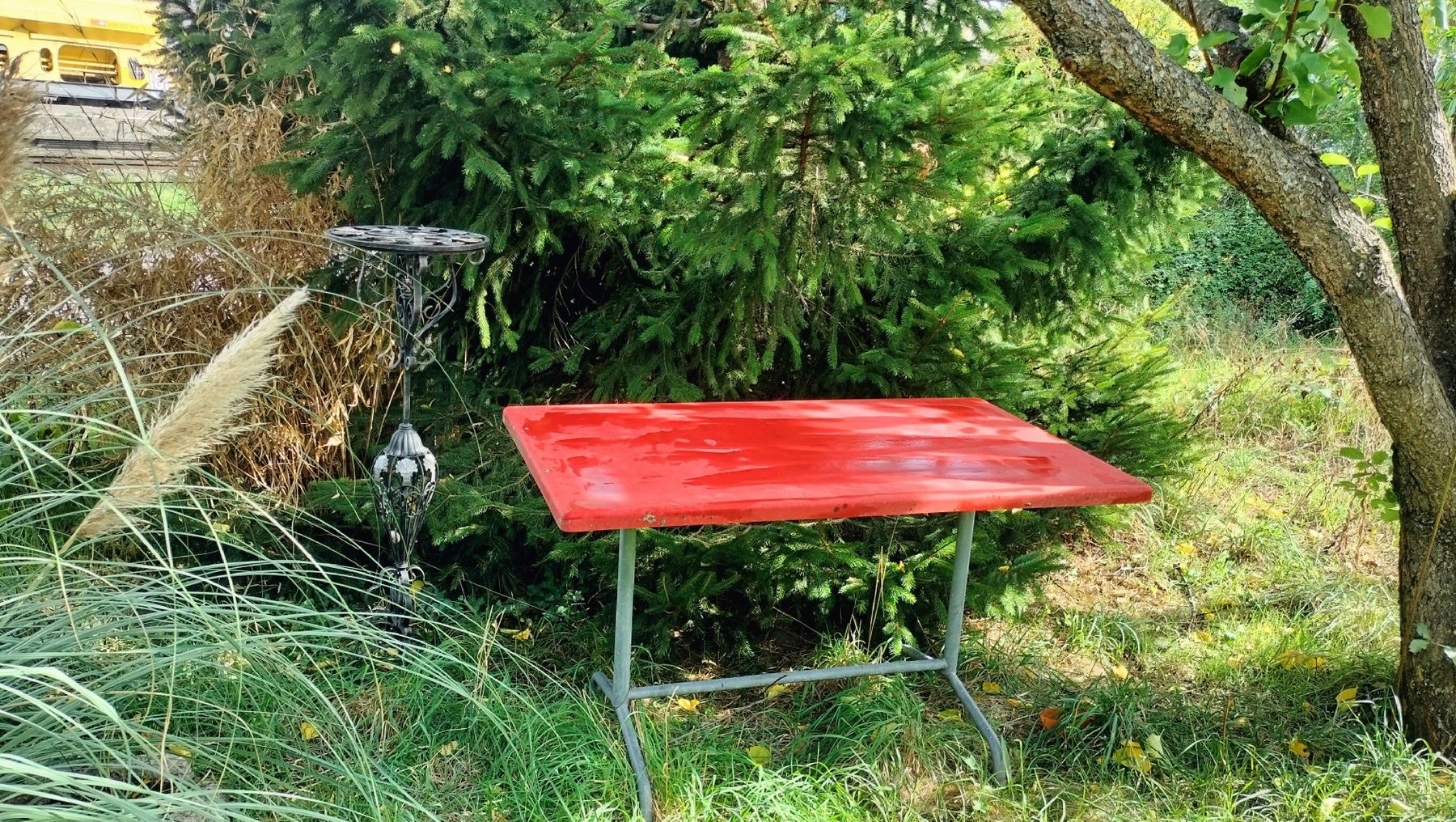 Tavoli: Klapptisch rot mit Metallgestell gebraucht</div> – Usato da Binningen venduto da baselboy01 3