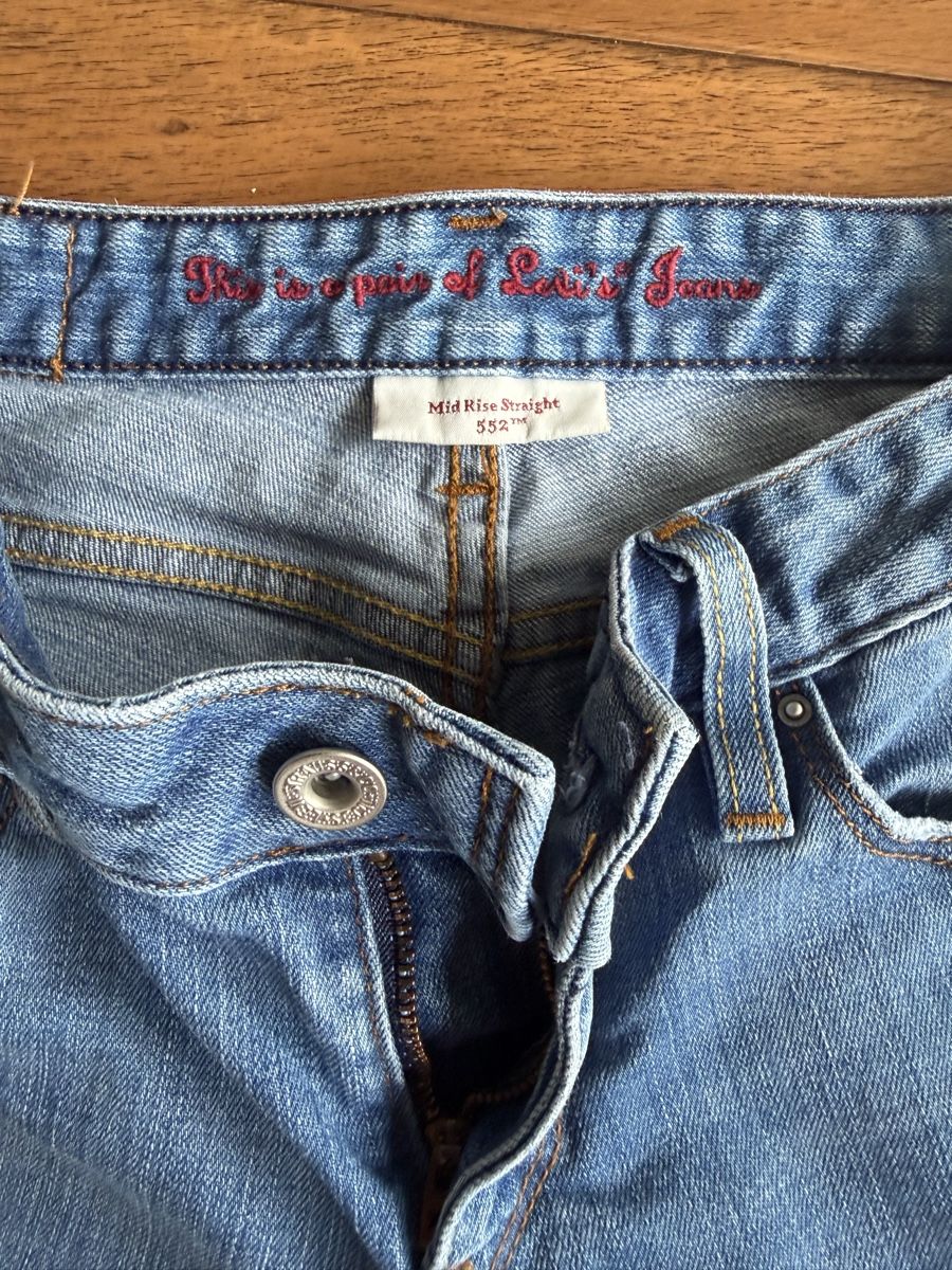 Levi's Jeans: Jeans Levi's 552 Mid Rise Straight – Usato da Cademario venduto da Iby_30 6