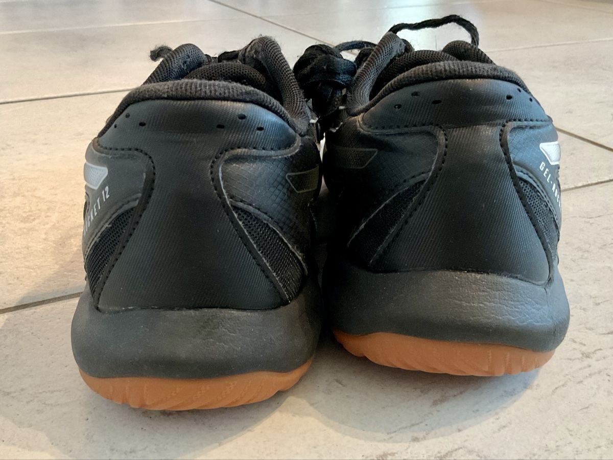 Asics Scarpe per ragazzi: ASICS Hallenschuh Grösse 40.5 – Usato da Wenslingen venduto da dusty77 1