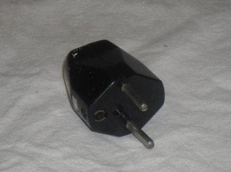 Spine: 230 Volt - Stecker , 10 A – Usato da Büren SO venduto da omsa