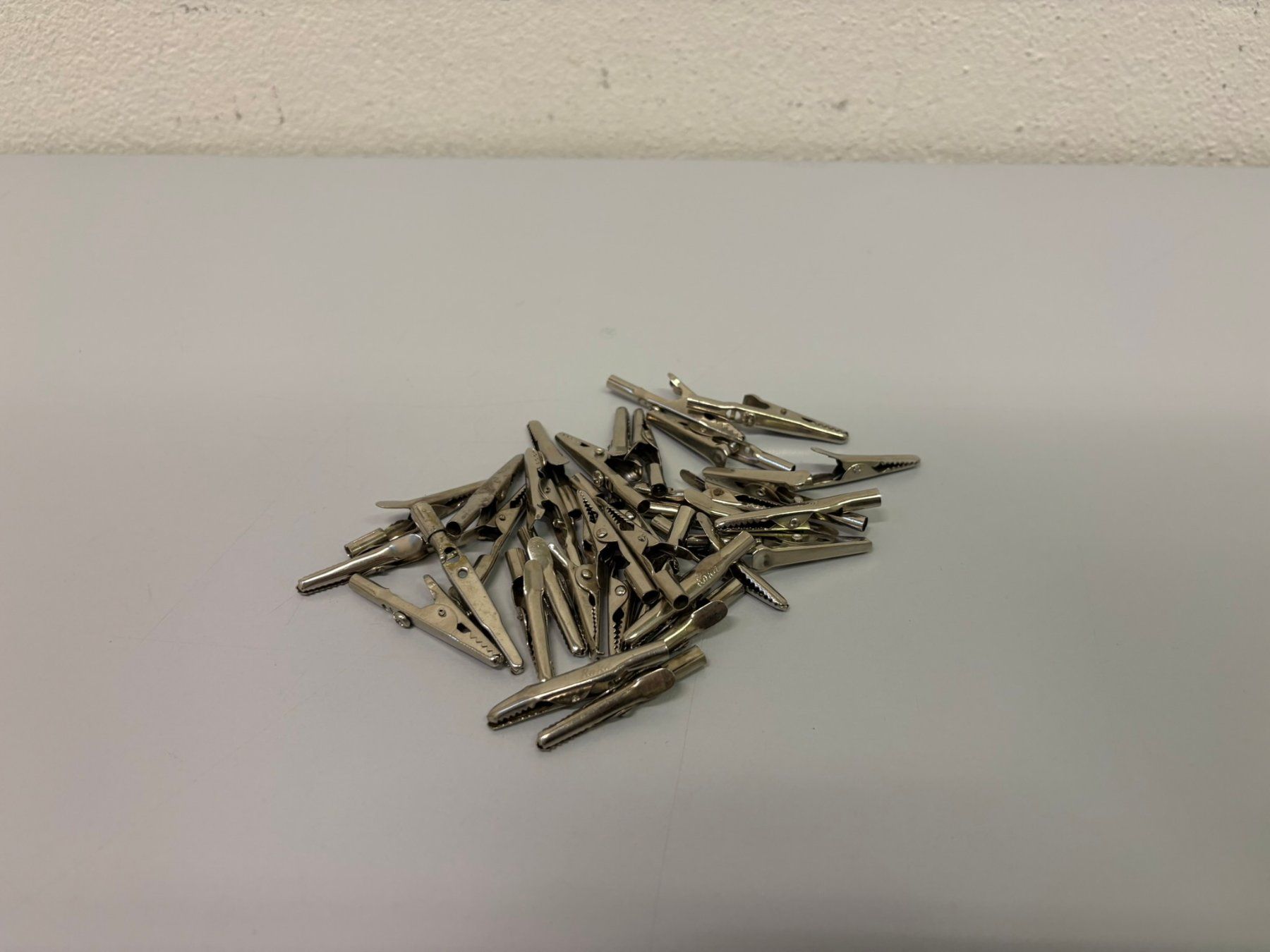 Componenti elettronici: Krokodilklemmen Stecker – Usato da Hochdorf venduto da av-electronics 1