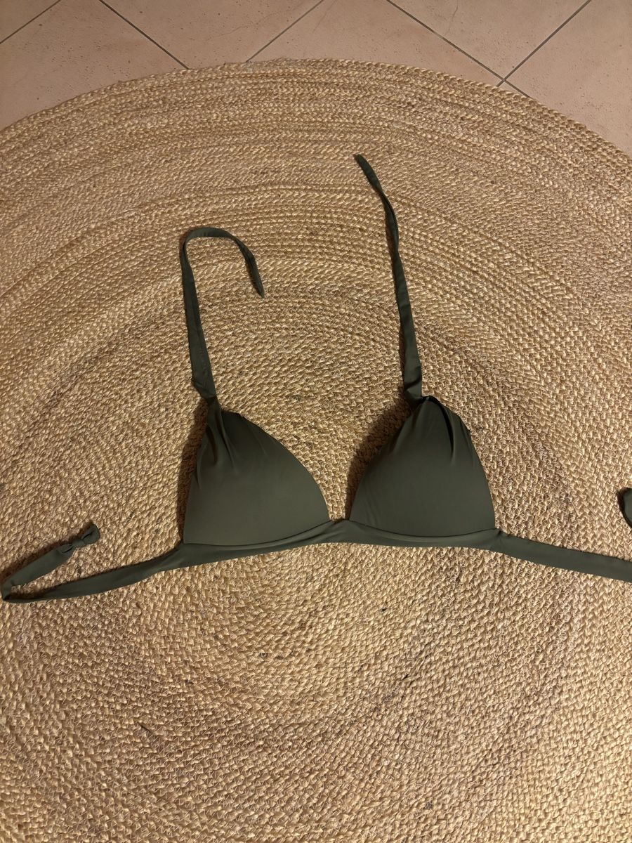 Calzedonia Costumi da bagno & Bikini: Haut de bikini kaki taille M bon état – Usato da Blonay venduto da Ollorvi