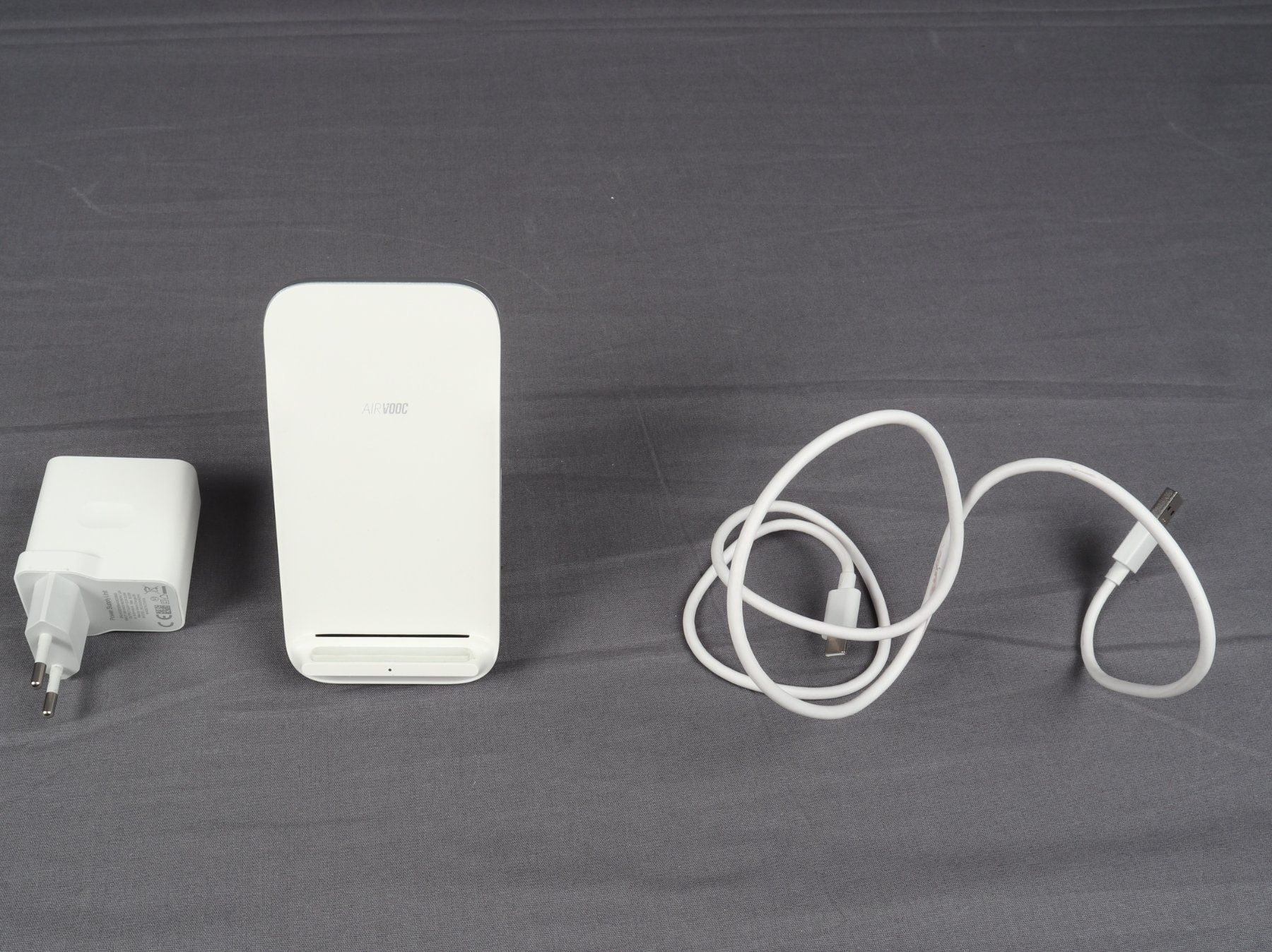 Oppo Caricabatterie: AIRVOOC 50W Wireless Charger – Usato da Steinen venduto da Restwert_Steinen 1