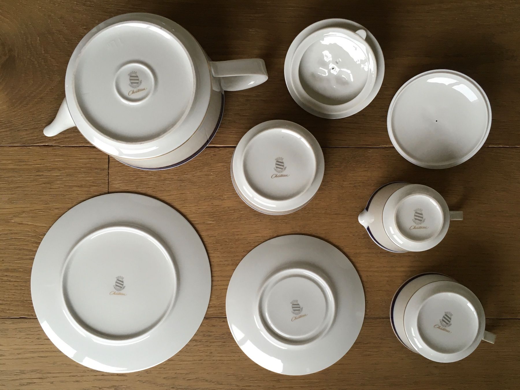 Set di piatti: Langenthal Teeservice Château weiss/blau/gold – Nuovo (secondo la descrizione) da zürich venduto da Cf8000 4