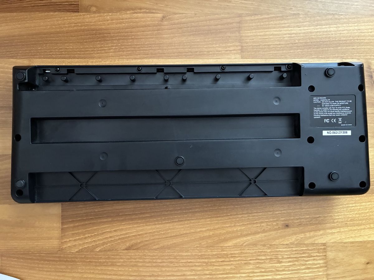 Musikinstrumente: Acorn Masterkey 25 USB MIDI Controller – Gebraucht aus Zürich von Brodiea 1
