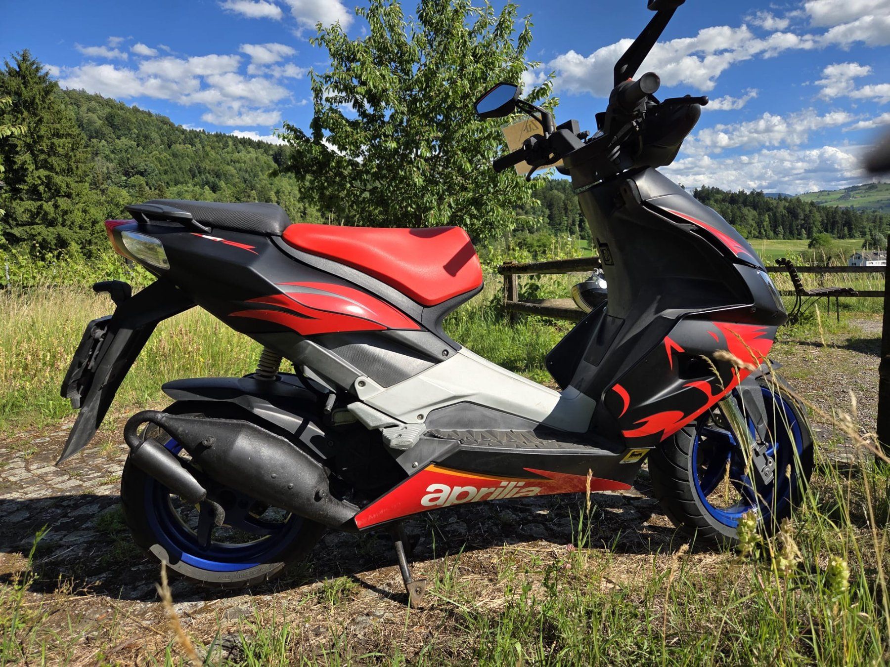 Aprilia Scooters: Aprilia SR 50 – Gebraucht aus Baar von mau010 5