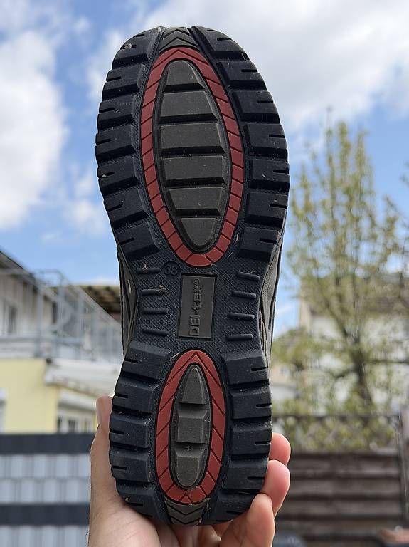 Scarpe da uomo: Neuer Wanderschuh – Usato da Münchenstein venduto da lili-be 2