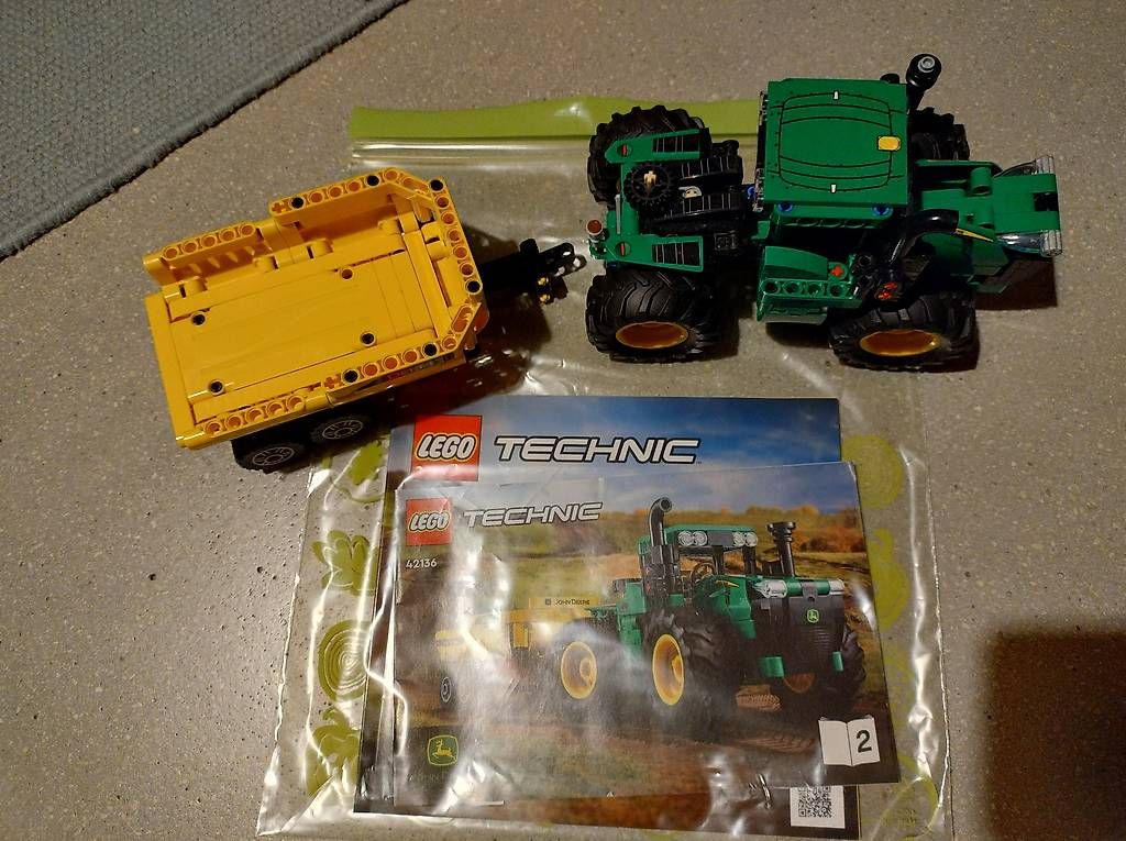 Lego Giocattoli: LEGO John Deere Tractor – Usato da Bern venduto da davenzin