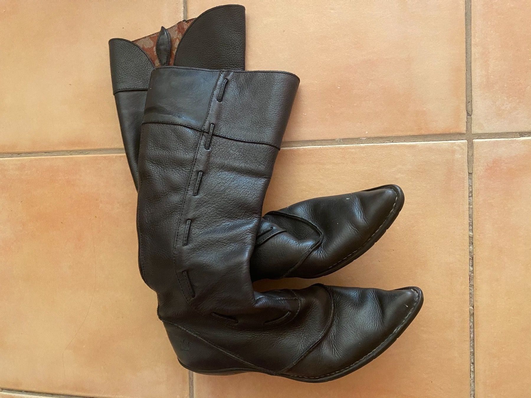 El Naturalista Damenschuhe: El naturalista bottes cuir noir – Gebraucht aus Poliez-le-Grand von Fofanou17
