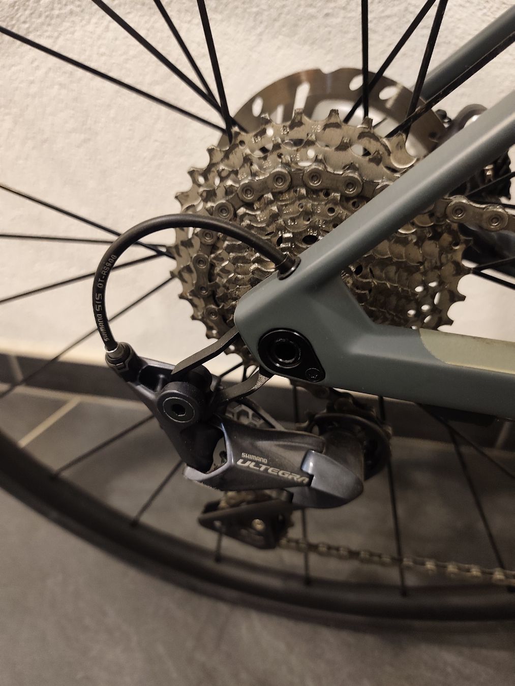 BMC Biciclette: BMC RoadMachine Three Ultegra Disc Endurance 2 – Nuovo (secondo la descrizione) da Farvagny-le-Grand venduto da tzo13 1