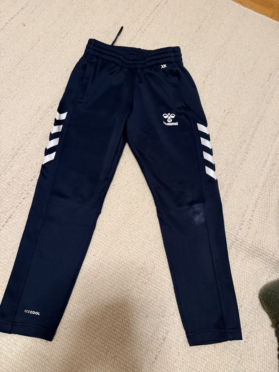 Hummel Pantaloni: Hummel training pants navy blue size 128 – Usato da Lenzburg venduto da Reniss_