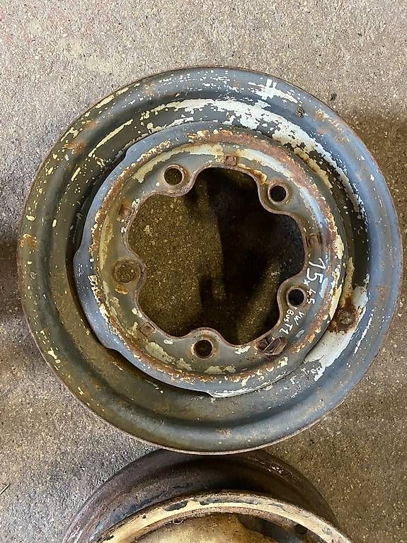 Jantes: jantes bus vw split 15x4.5 5x205 – D'occasion à Les Vieux-Prés par PX132 1