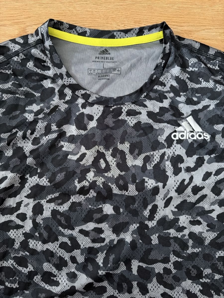 Adidas T-shirt: Sportshirt Adidas – Usato da Davos Platz venduto da boom62 1