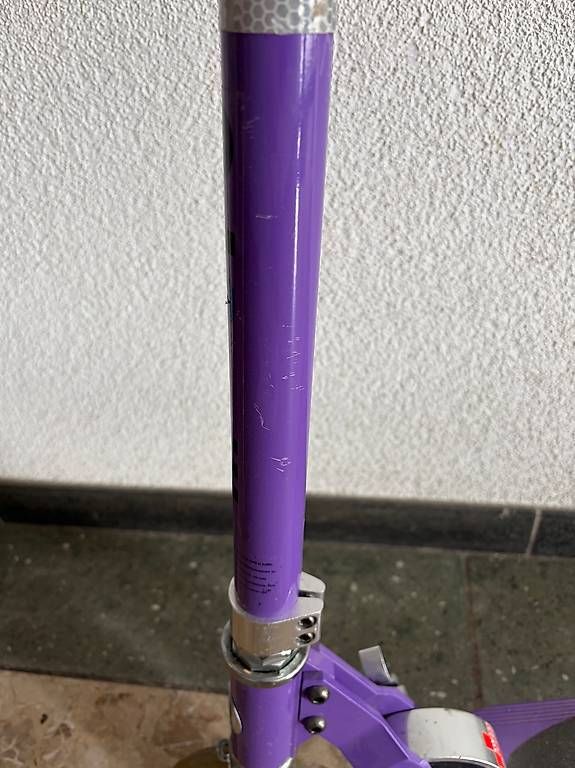 Kickboard: Trotti Micro Sprite Violett – Usato da Binningen venduto da dia-17 2