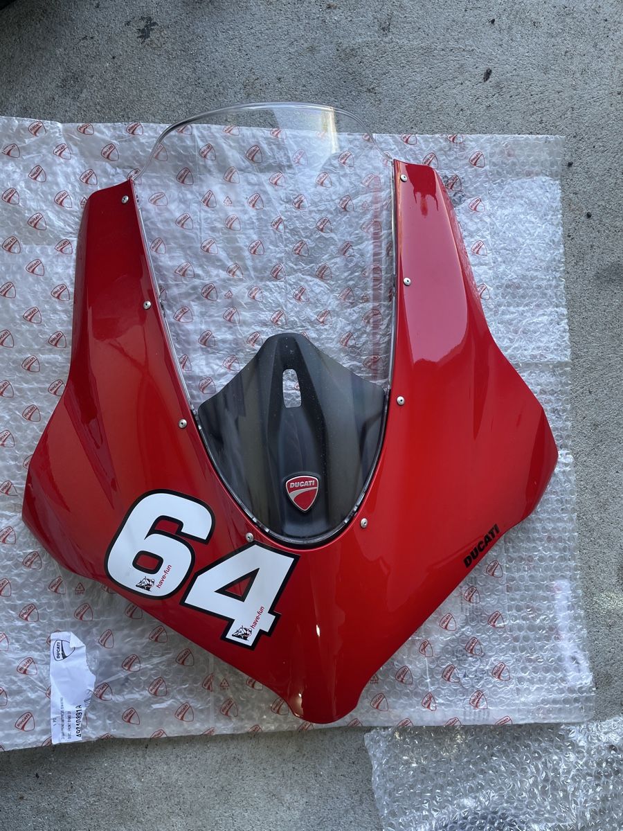 Ducati Tutti i ricambio per moto: Originale Ducati V4 2025 Verkleidung inkl. Scheinwerfer – Usato da Beinwil am see venduto da ana_5dnf 1