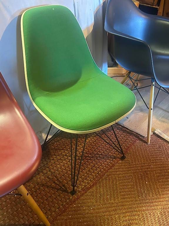 Sedie: Chaise Eames - Hermann Miller – Usato da Préverenges venduto da lud_dk87 2