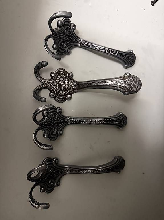 Quincaillerie: 4 Garderobenhacken, Metall – D'occasion à Uster par vingapo