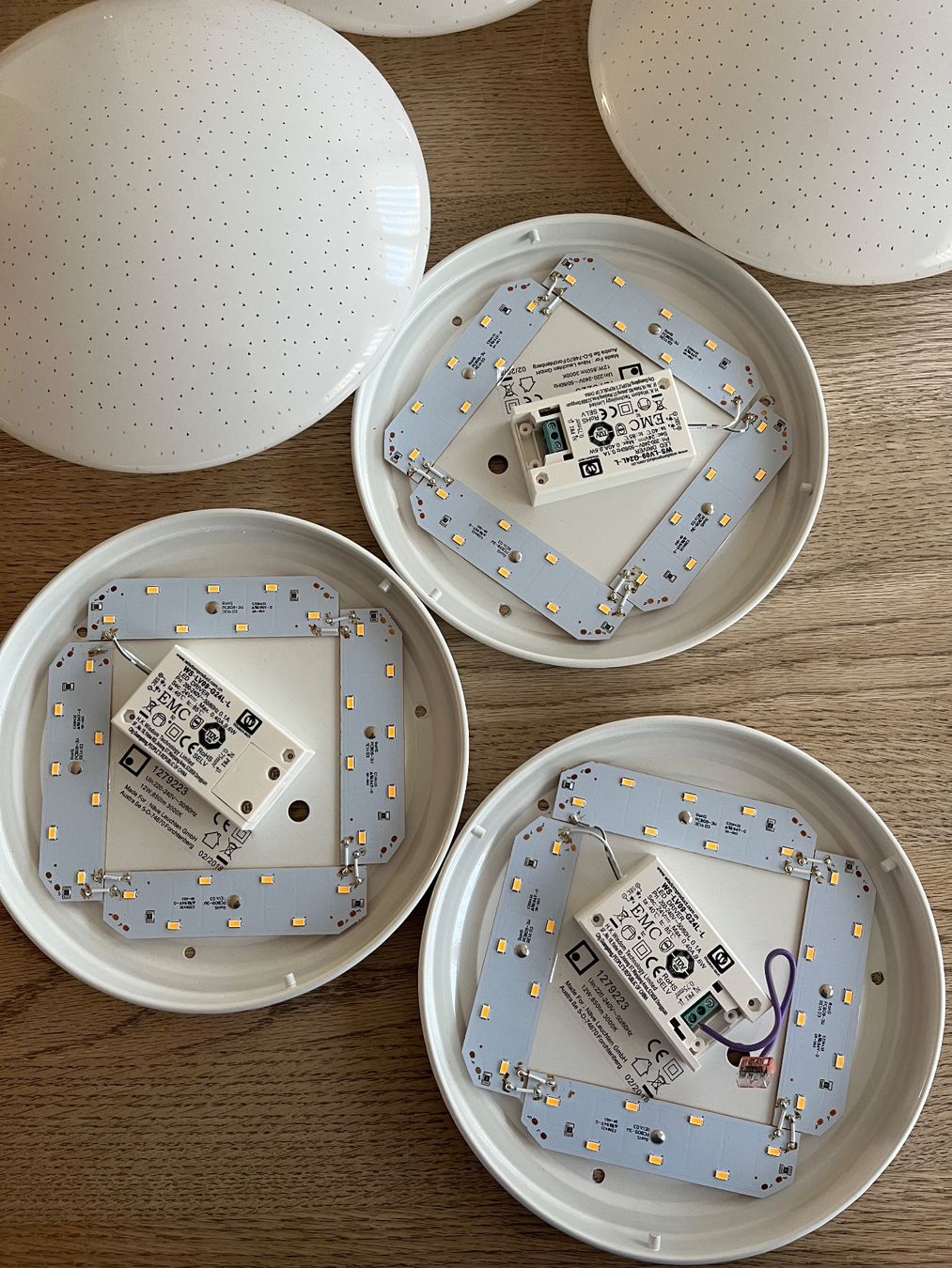 Lampes: 3 Wand- oder Deckenleuchten LED, tolle Optik – D'occasion à Cham par knonauerstrasse 1