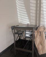 Bartisch mit 4 Barhockern guter Zustand