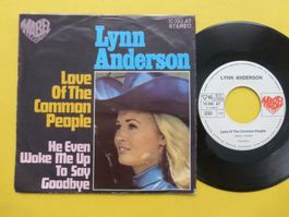 Lynn Anderson – Love Of The Common People