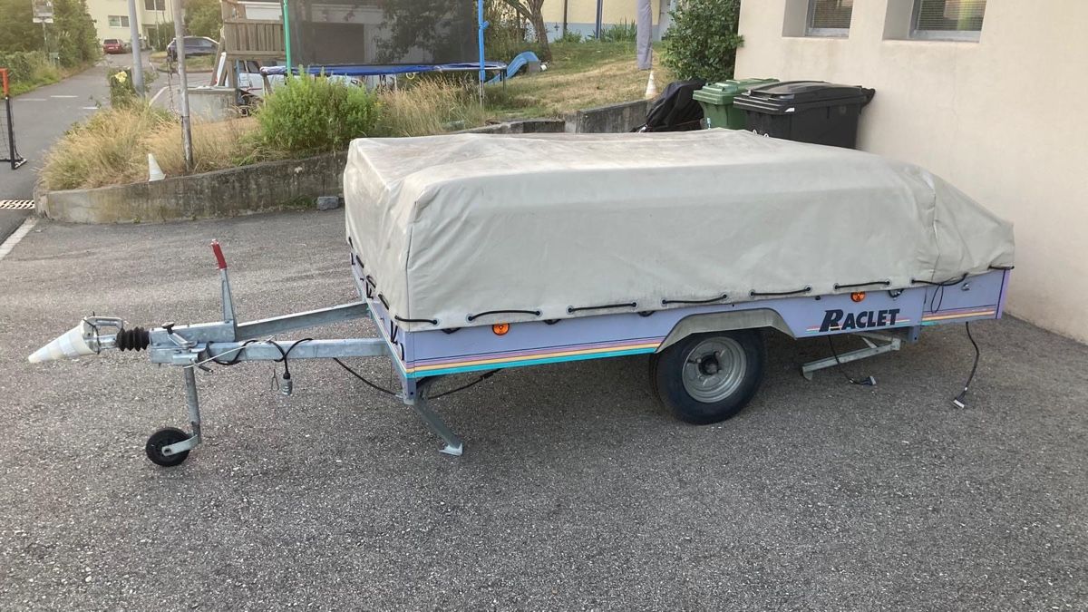 Rimorchi: Zeltklappanhänger Marke Raclet – Usato da Wauwil venduto da Shine24