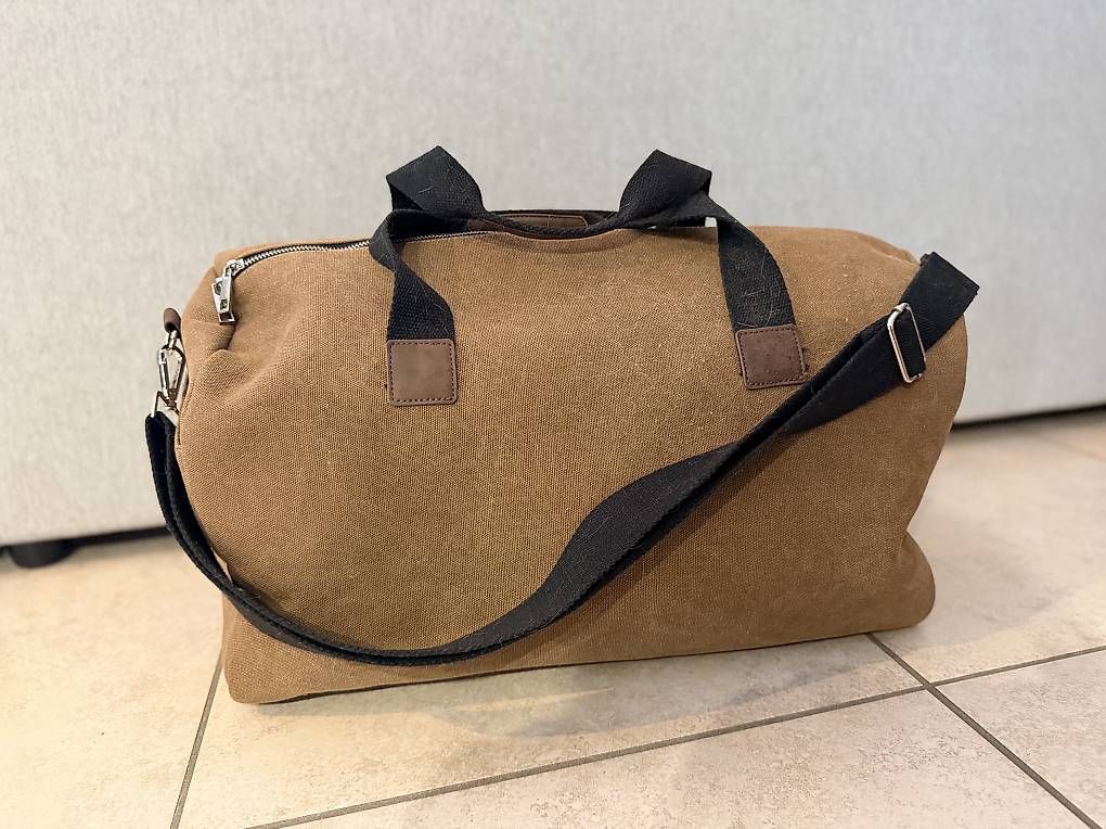 Valigie: Sac de voyage – Usato da Payerne venduto da Babinou