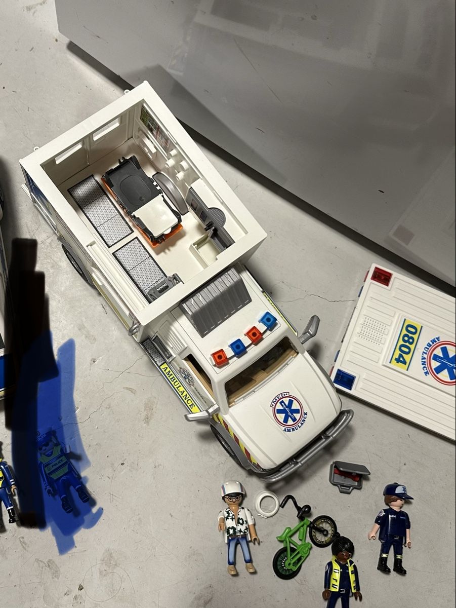 Figuren: playmobil krankenwagen spezial – Gebraucht aus Landquart von lumima 1