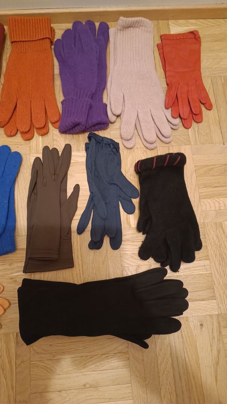 Guanti & manicotti: Set 20 Paar Damen-Handschuhe textil, kurz – Usato da Baden venduto da zuppel 4
