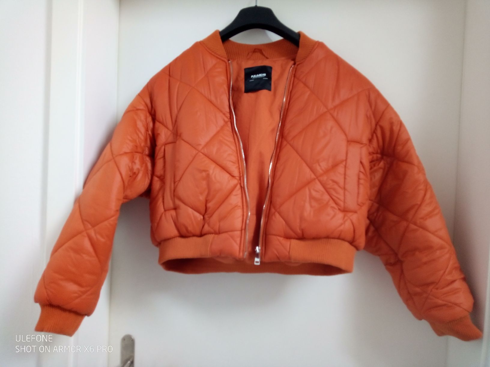 Vestes: Pull&Bear Steppjacke, Orange, Grösse M, Top Zustand! – D'occasion à Volketswil par Car1