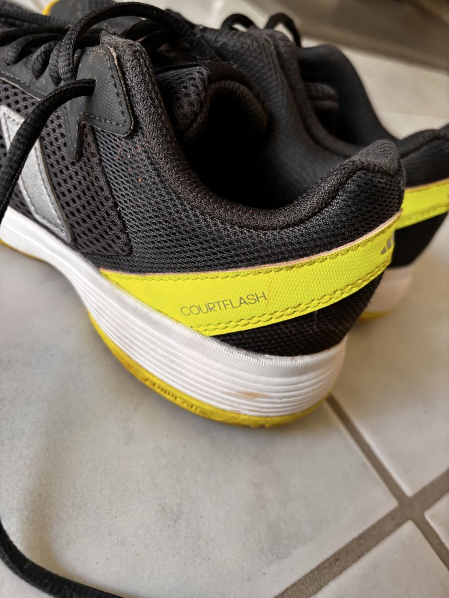 Adidas Schuhe für Jungen: Adidas Courtflash 35.5 – Gebraucht aus therwil von ayumi991 3