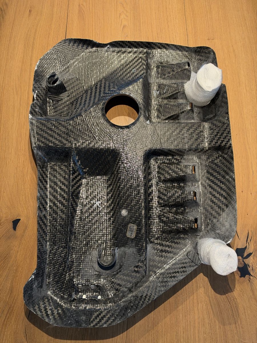 BMW Tutti i ricambio: Carbon Motorabdeckung BMW G8x – Nuovo e nell'imballaggio originale da Fislisbach venduto da Jale_31 2