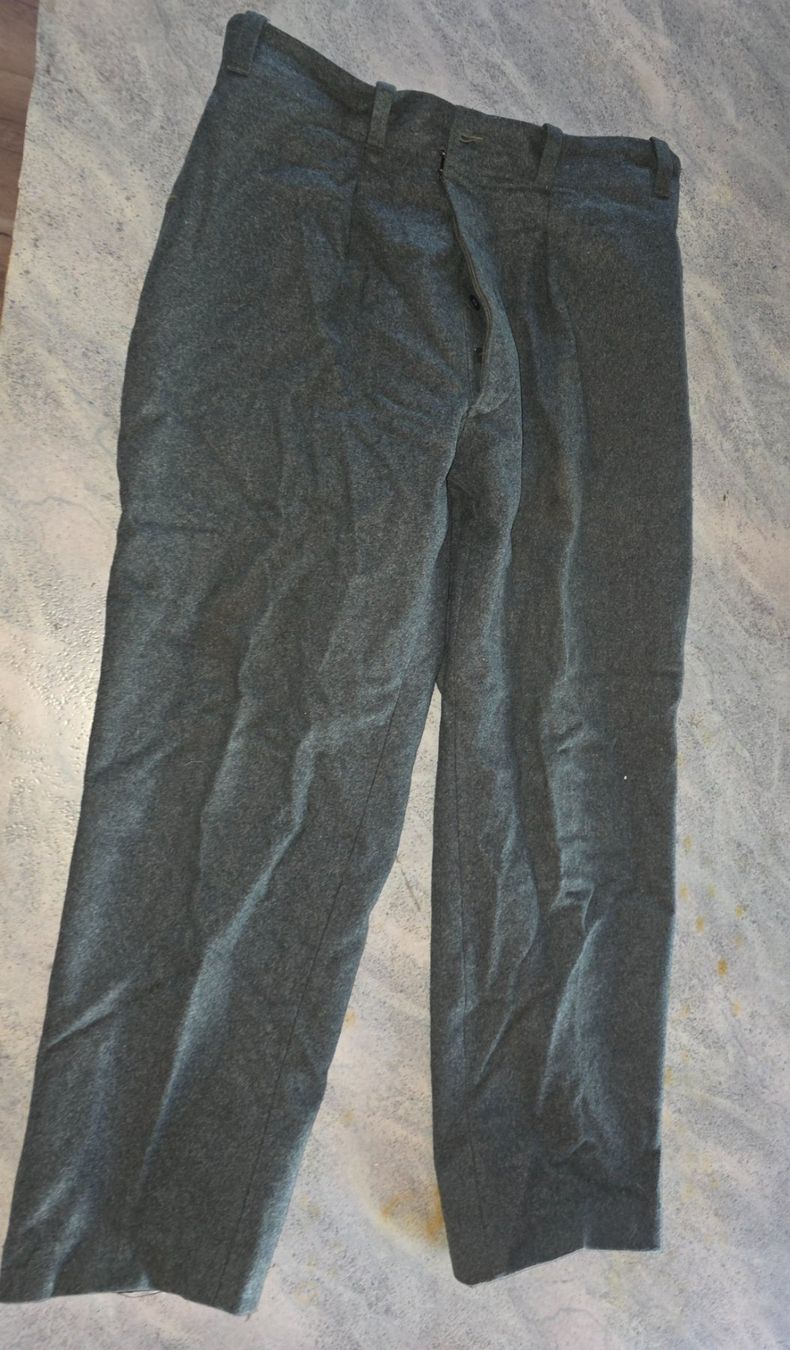 Schweizer Armee Uniformi: CH Armee Wollhose / 72/50 – Usato da Obermumpf venduto da oiskypoisky