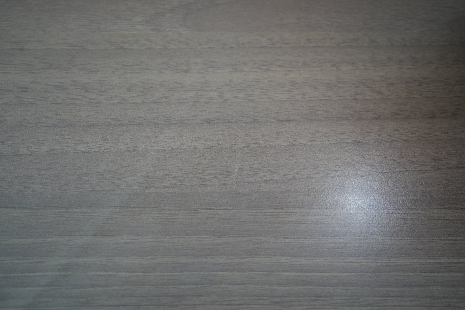 Tavoli: Moderner Ess-/Bürotisch mit Holzplatte, Metallfuss – Usato da Safenwil venduto da EFAGSafenwil5745 5