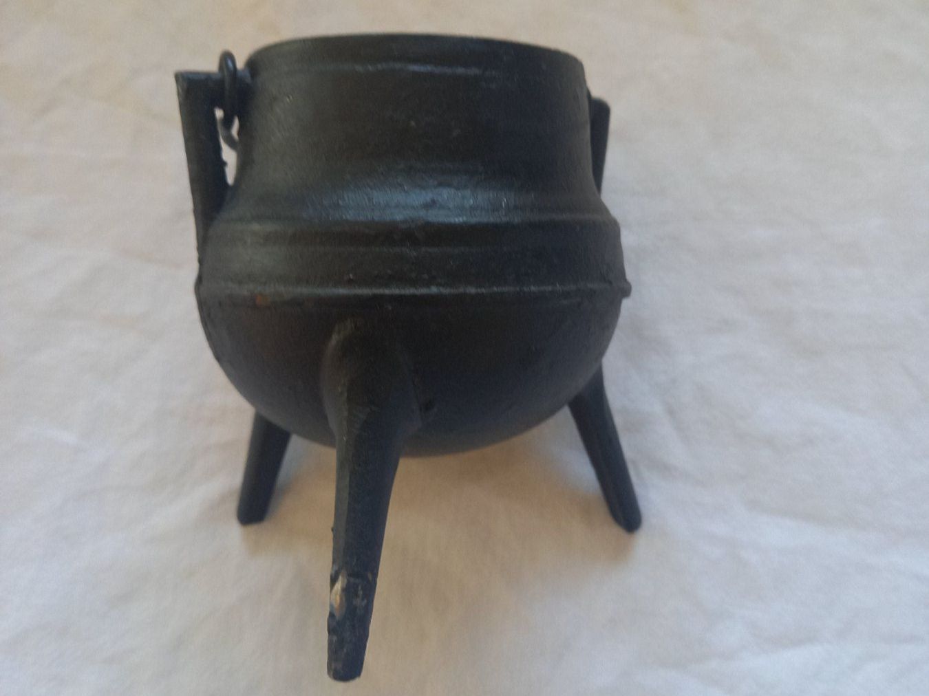 Casseroles: Marmite mini en fonte – D'occasion à Rossens FR par Souris1 1