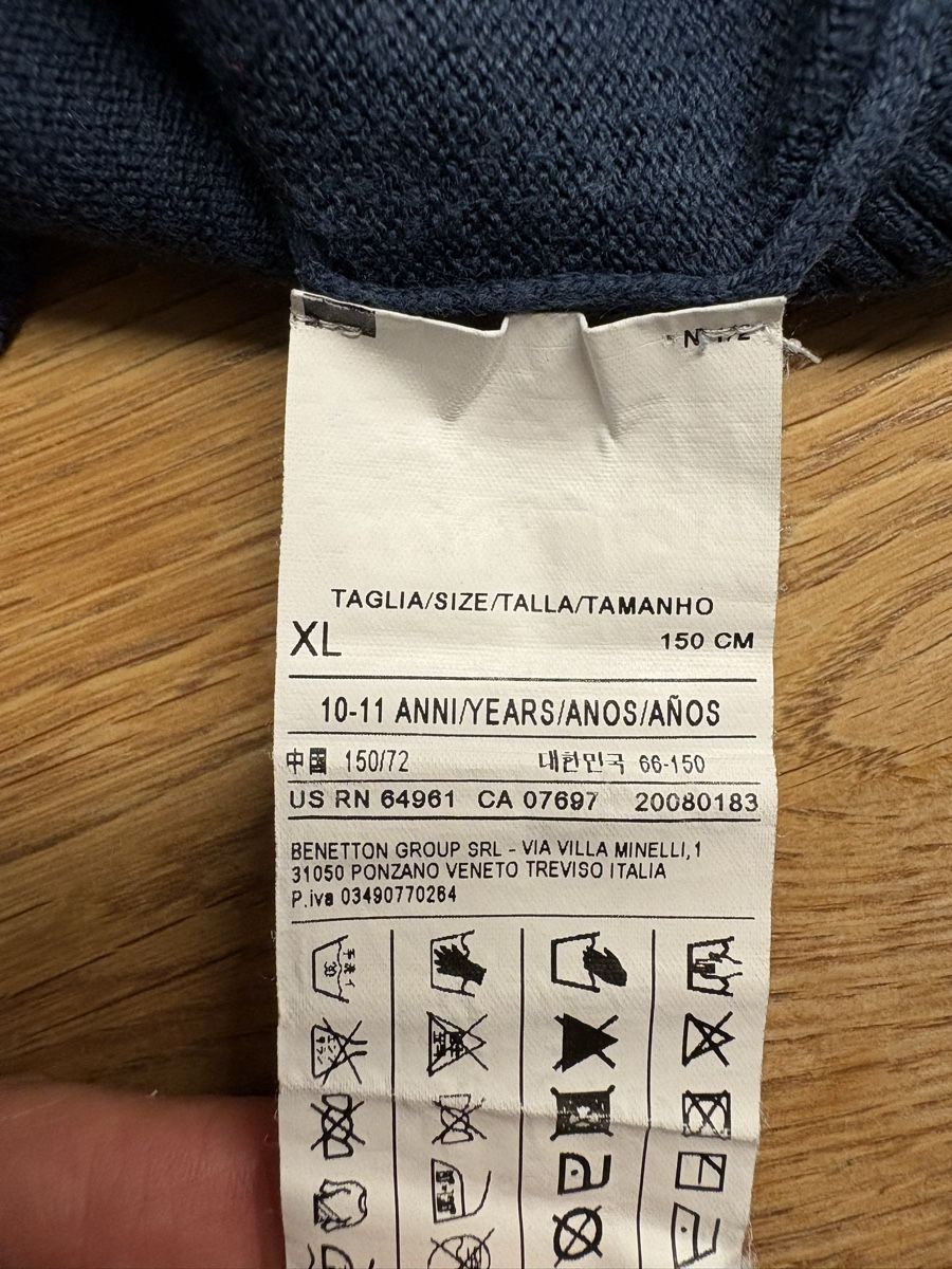 Benetton Pullover & Sweatshirts: Pullover Benetton, 150 – Gebraucht aus Horgen von Rafnaf 5