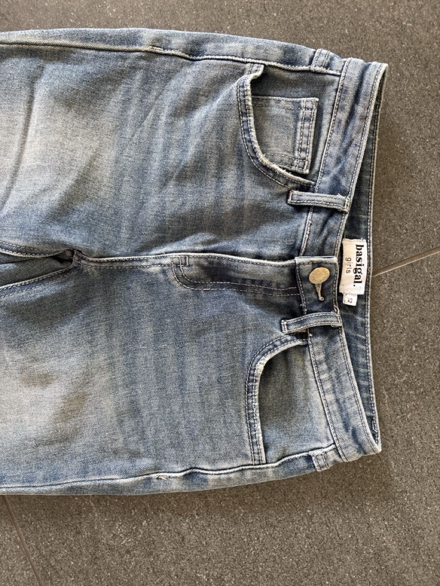 Pantalons: Jesns 12 jahre basigal – D'occasion à Winznau par Matthias06 4