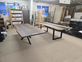 Nussbaum Massivholztisch