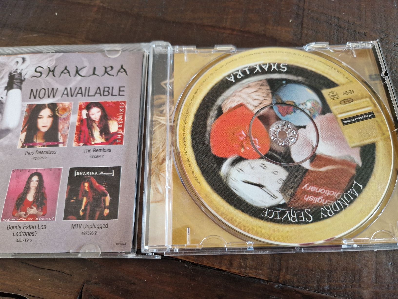 CD: Shakira - Laundry Service CD Musik – Usato da Rain venduto da -LUMA- 1