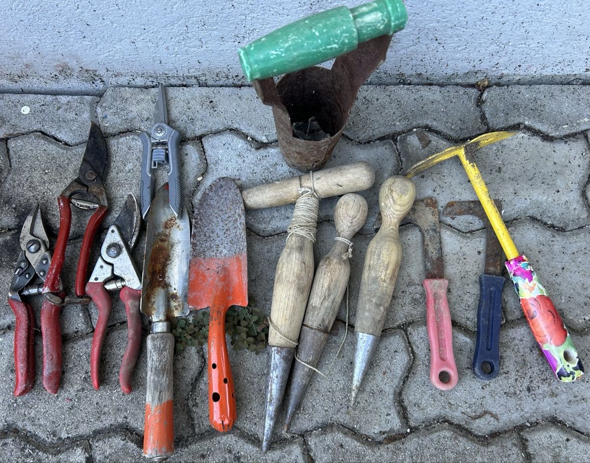 Tutti gli attrezzi: 12 Gartensachen – Usato da Winterthur venduto da stella67