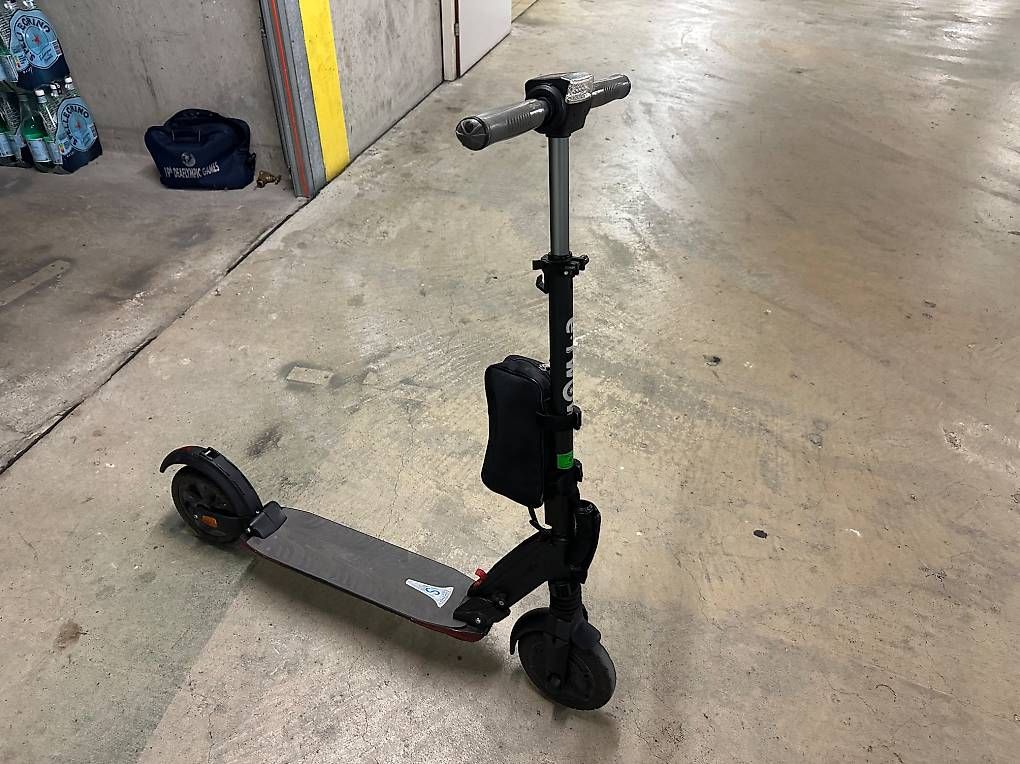 Kickboard:  Cest une trottinette électrique. – D'occasion à Plan-les-Ouates par ago_fps6 2