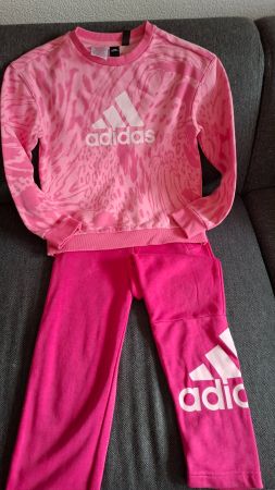 Adidas Trainingsanzug Gr. 140/S Top Zustand